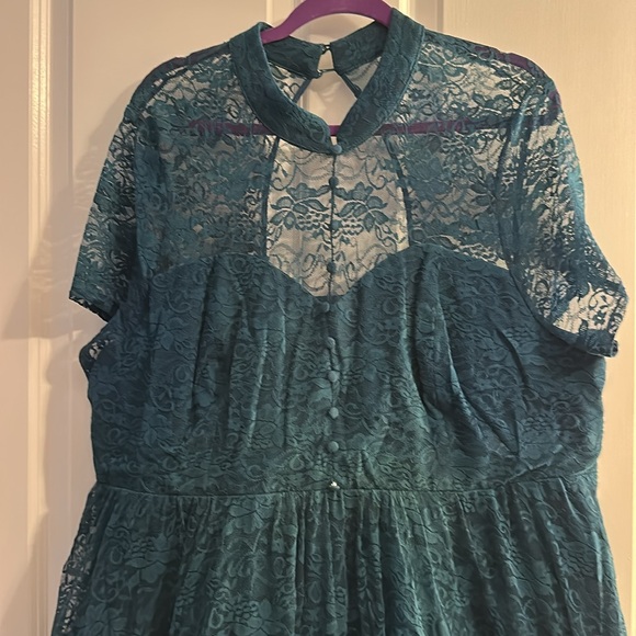 Torrid Dark Green Lace Midi Dress - Picture 2 of 3